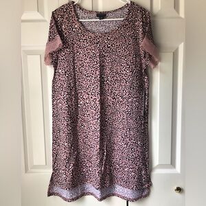Tahari Sleep Shirt. Size L. New.